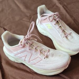 New Balance Women's Light Pink Sneakers